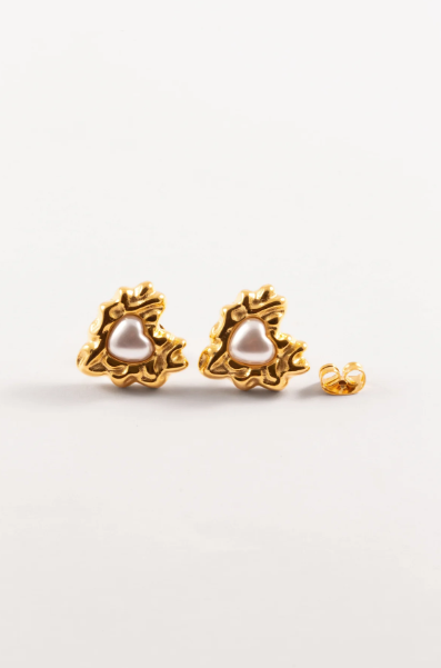Golden melting heart-shaped earrings